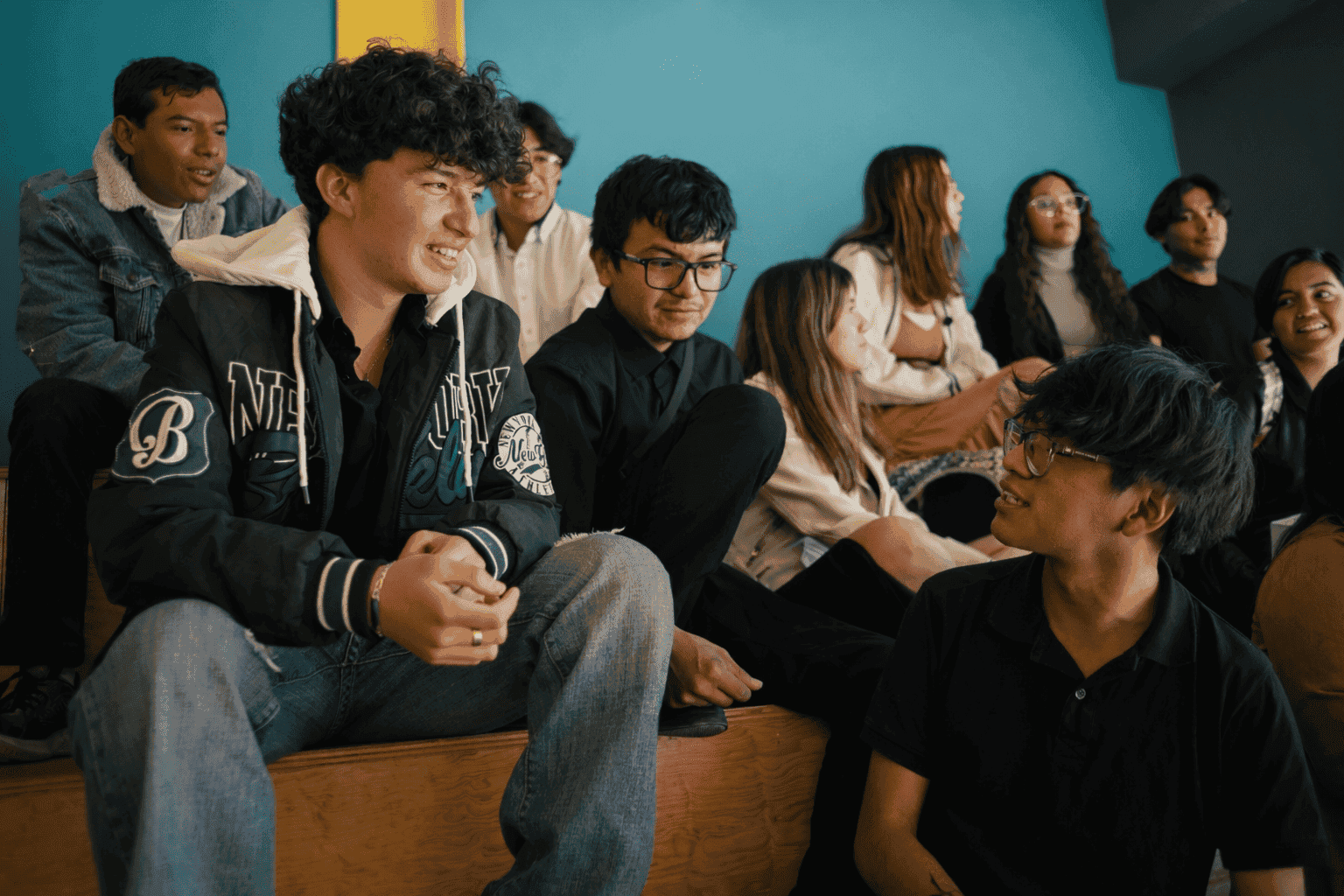 ¡Solo 4 horas de clase al día! Estudia y trabaja sin complicaciones.